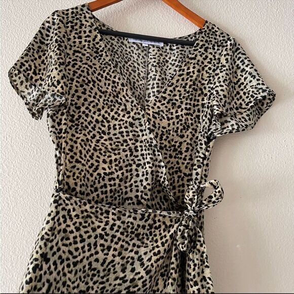 Cupcakes & cashmere leopard print wrap dress M - Picture 4 of 11